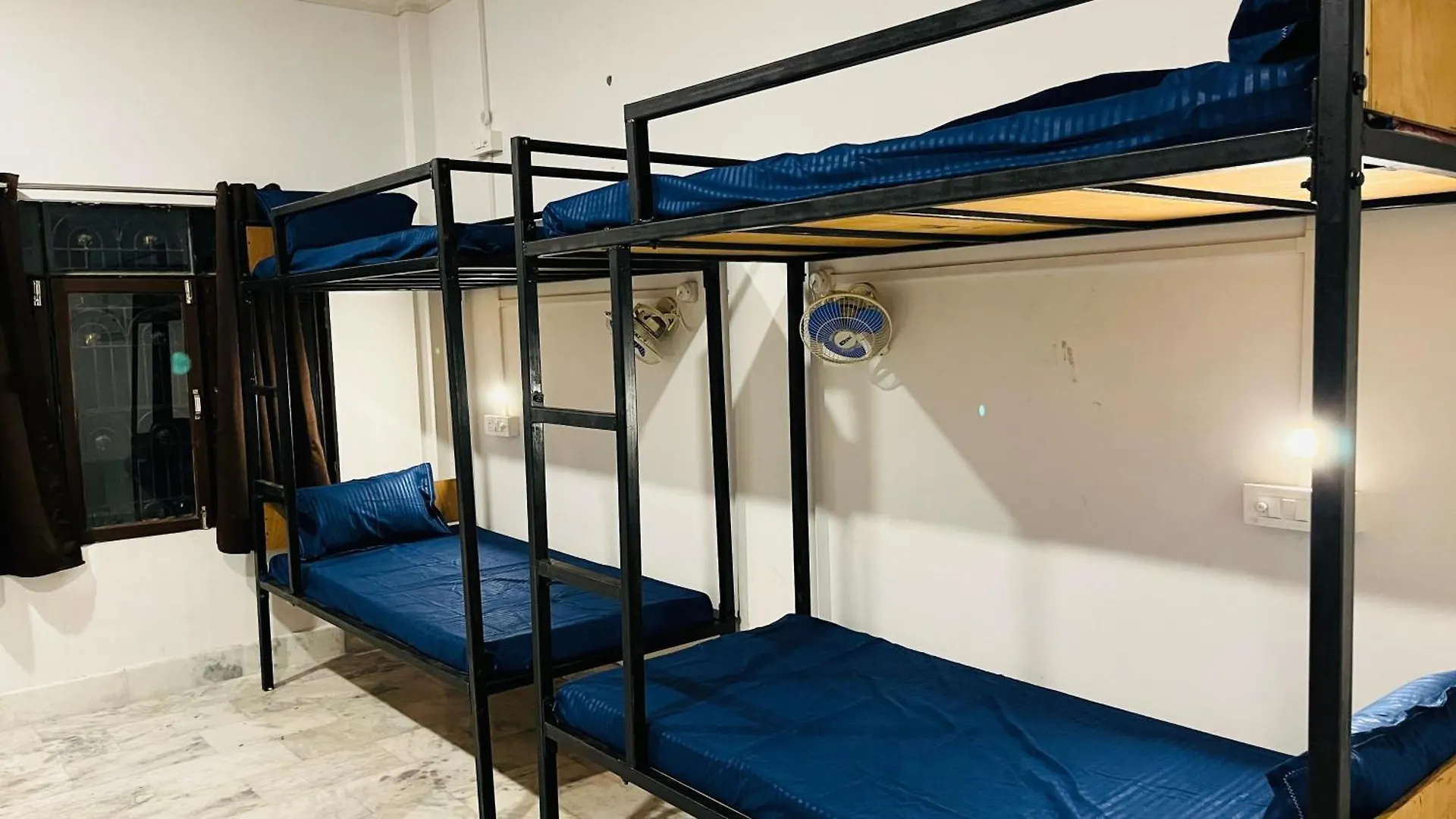 El Profesor Varanasi Hostel