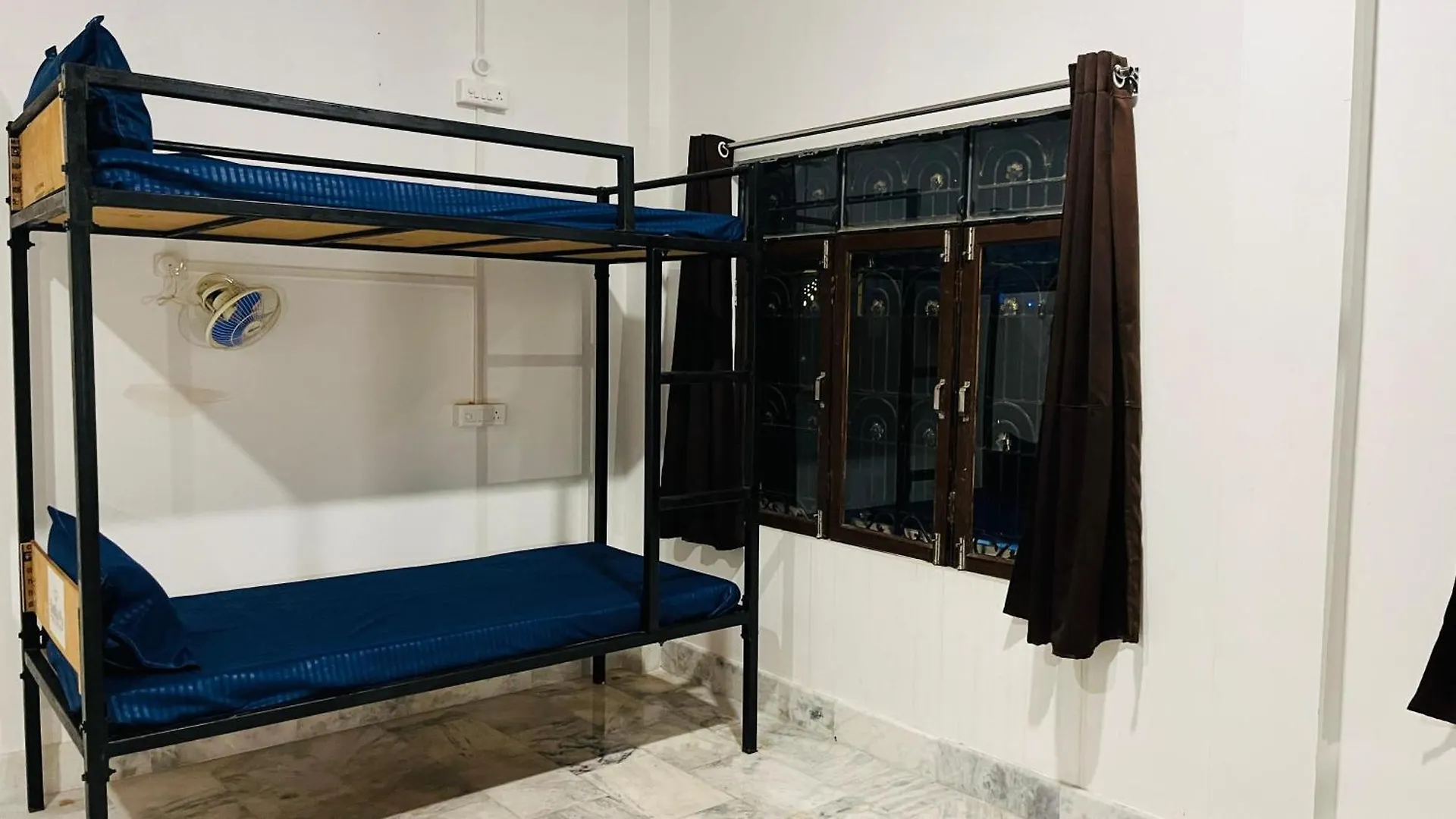 El Profesor Varanasi Hostel