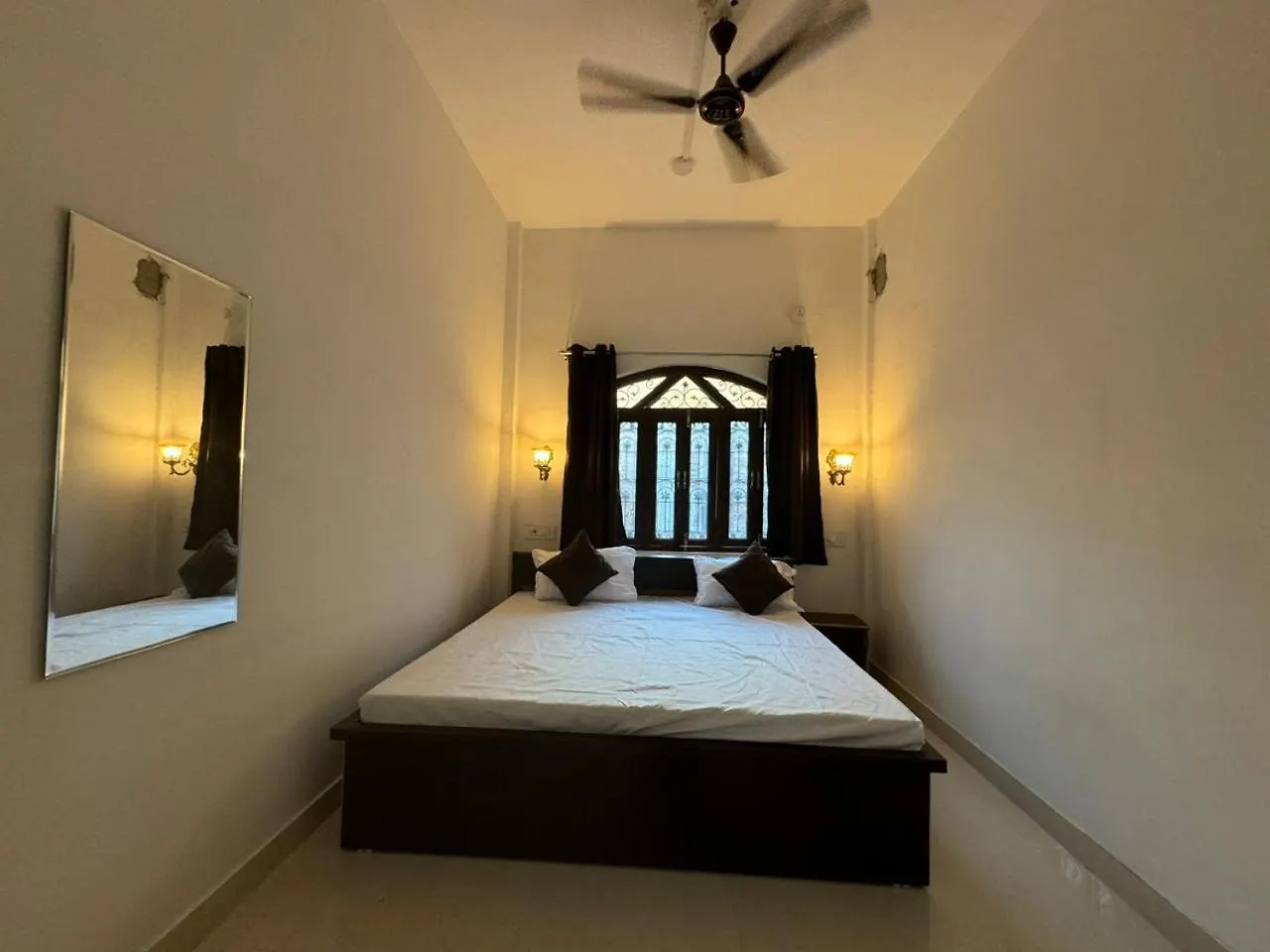 El Profesor Varanasi Hostel