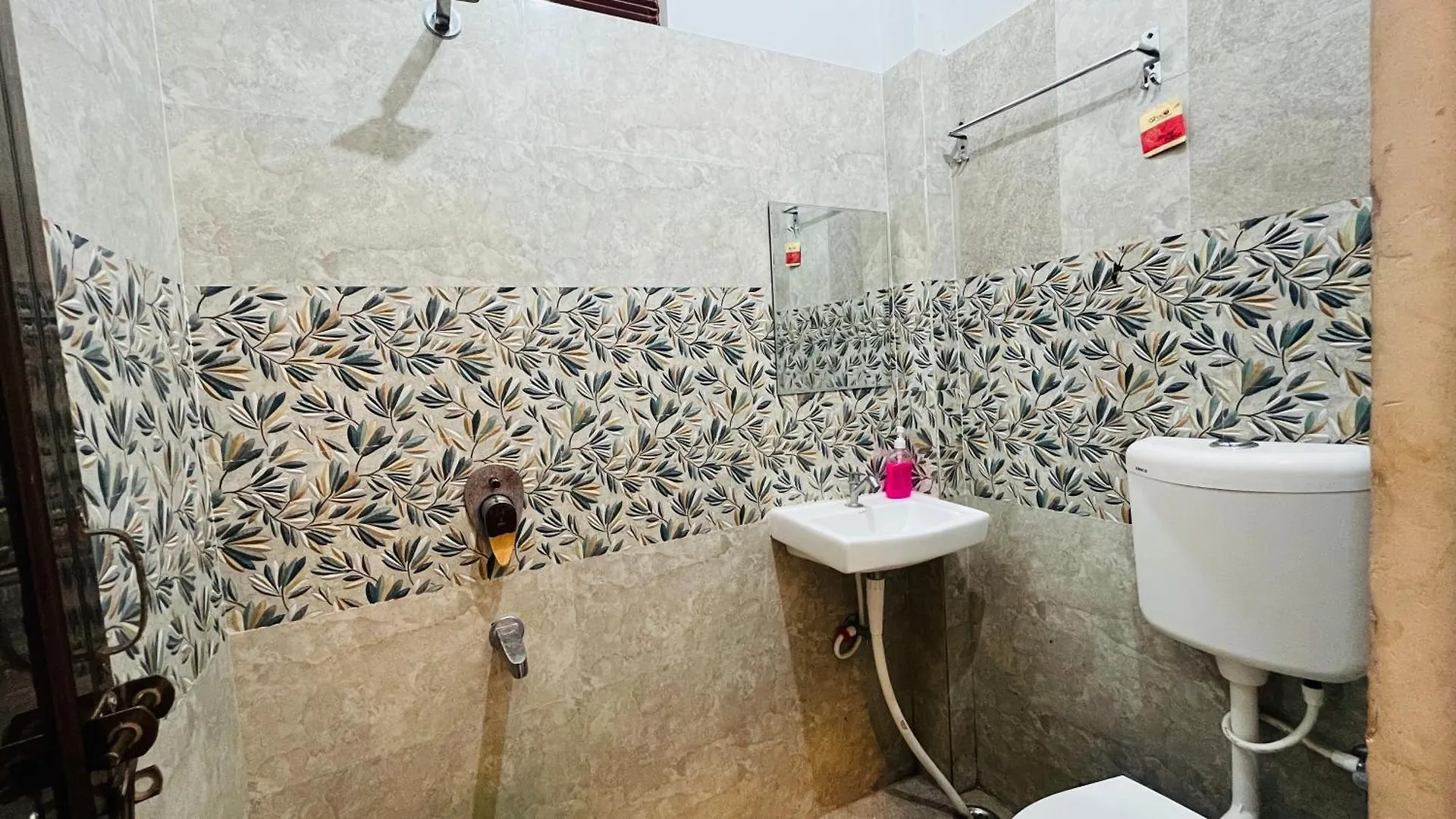 El Profesor Varanasi Hostel